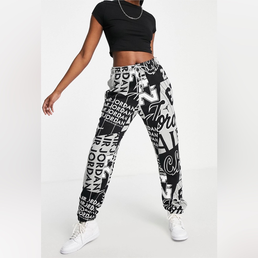 NIKE AIR JORDAN PRINT ALL OVER JOGGER SWEATPANTS GREY BLACK WOMENS S M NWT